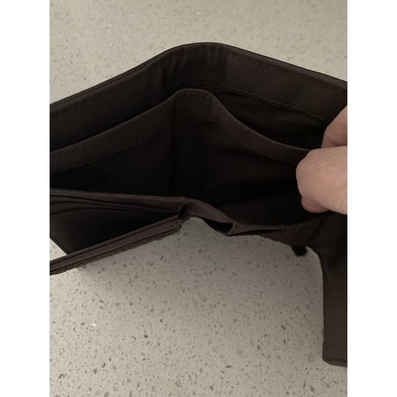 Relic Brown Faux/Vegan Leather Trifold Wallet 4.5 X 6” Excellent Condition! - Picture 6 of 9